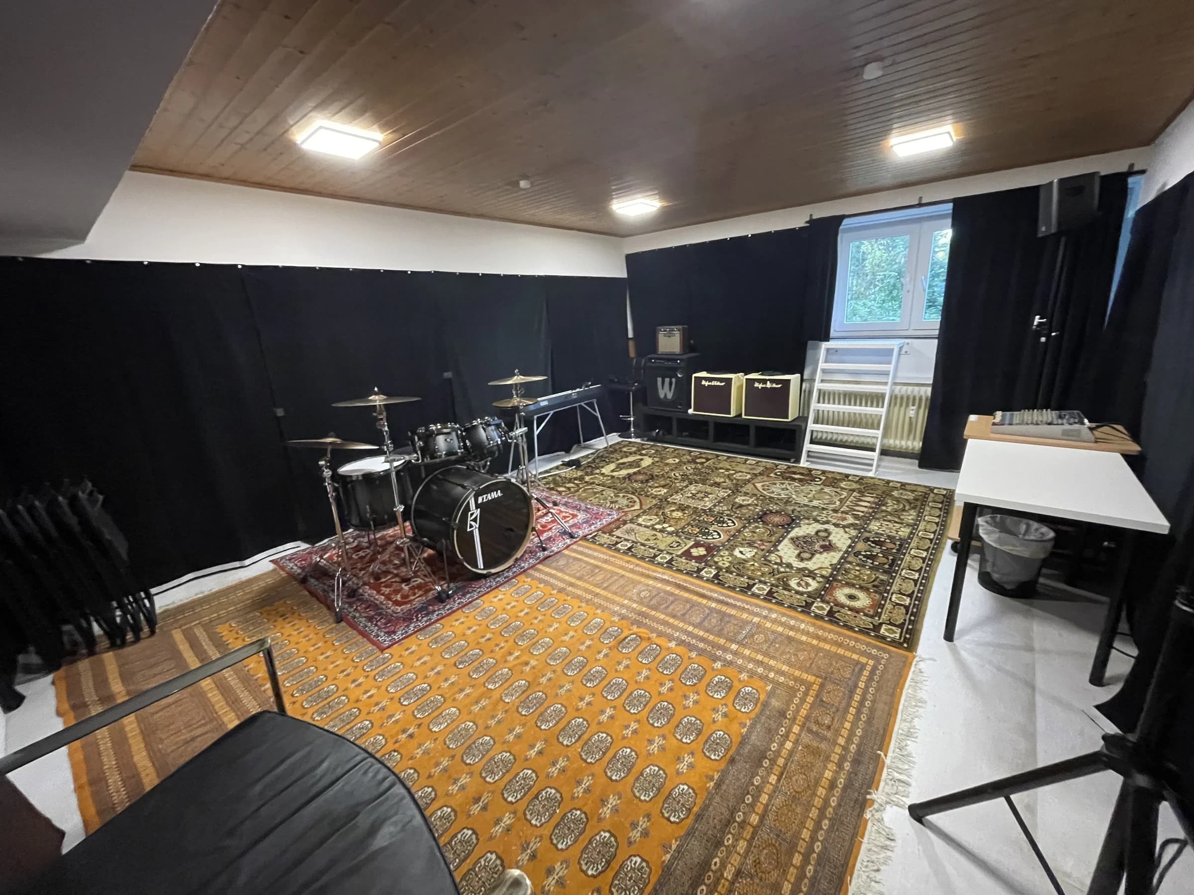 Ausgestatteter Bandproberaum im Musikzentrum Mittelhessen